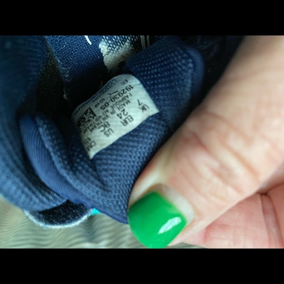 EUC!! Kids PUMAS - unisex but boys sizing-SO CUTE - Picture 8 of 8